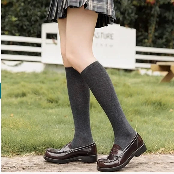 NWOT women’s knee length socks, set of 4. - Picture 4 of 5